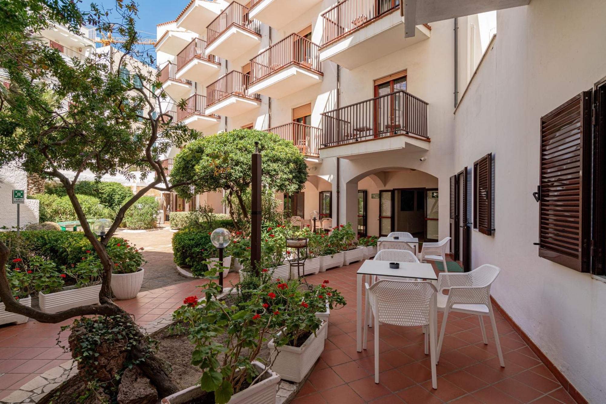 Hotel El Balear Алгеро Екстериор снимка