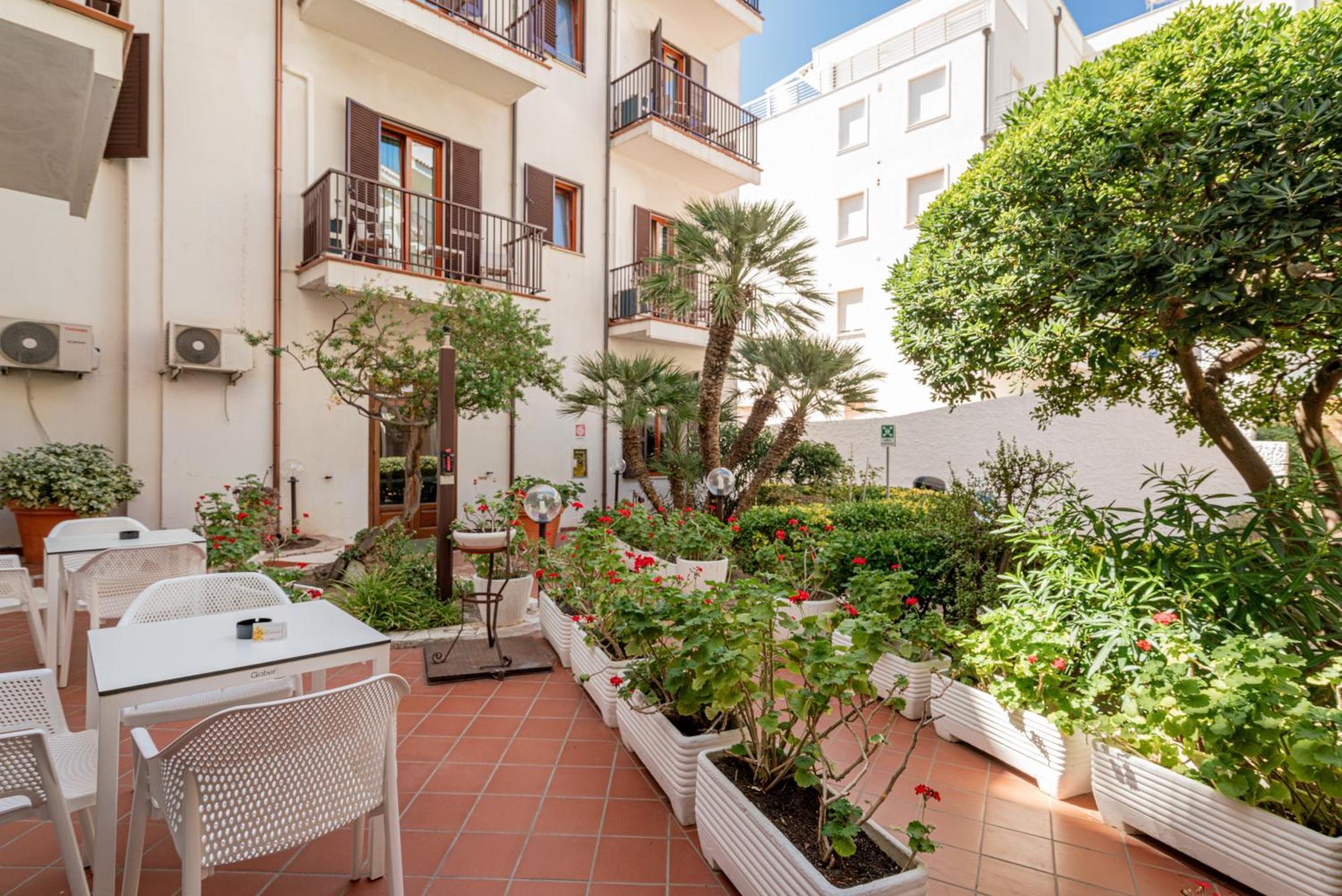 Hotel El Balear Алгеро Екстериор снимка