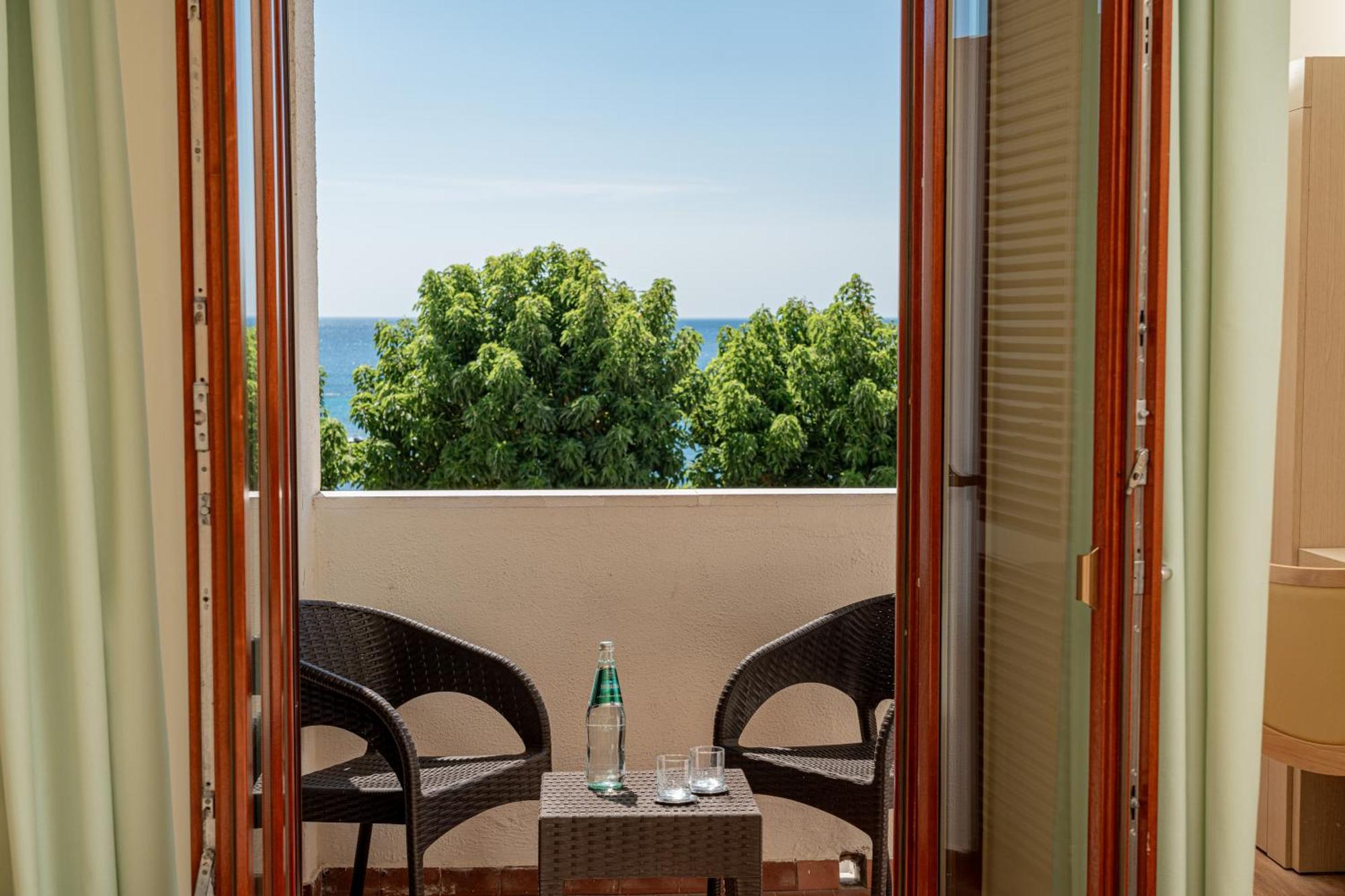 Hotel El Balear Алгеро Екстериор снимка