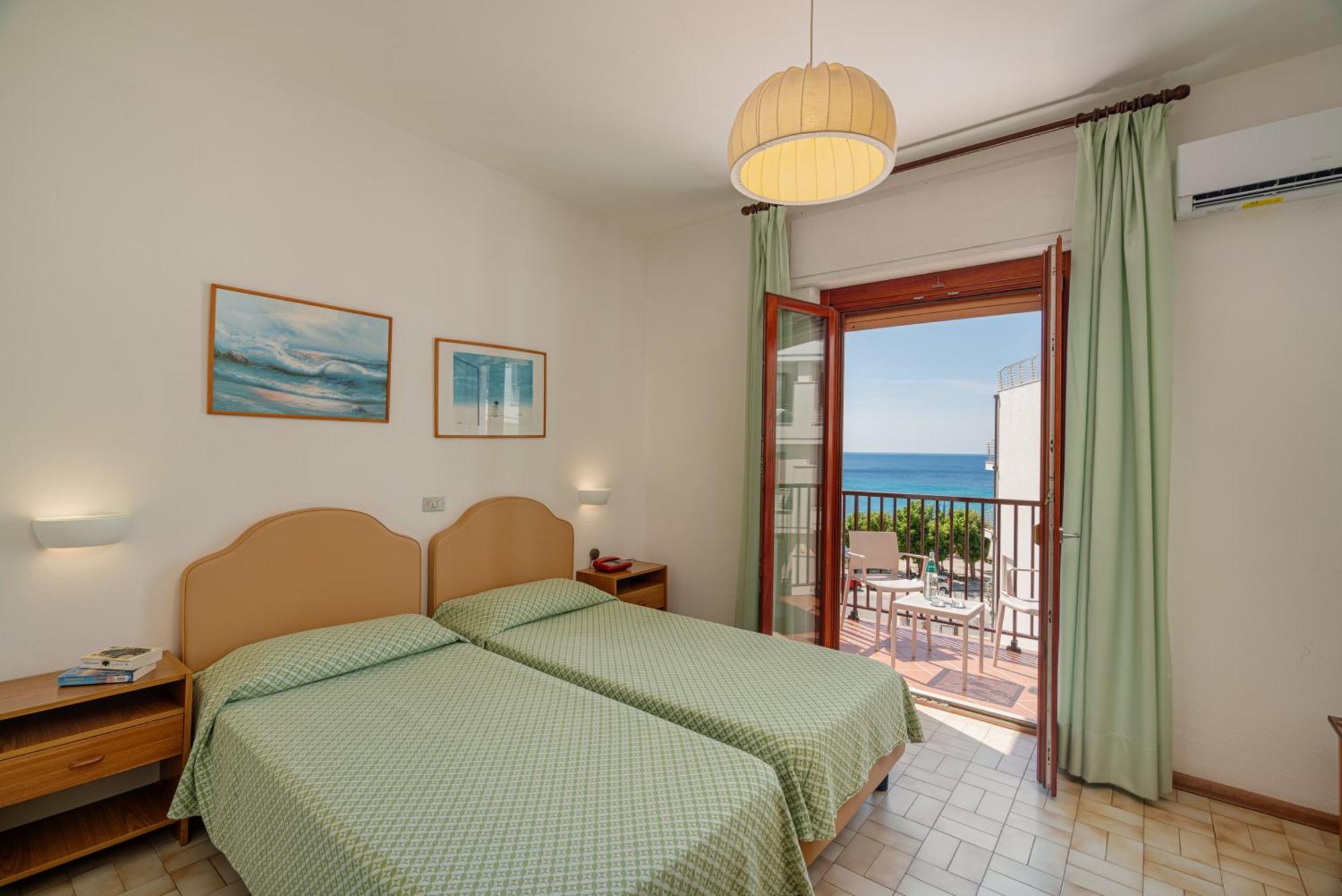 Hotel El Balear Алгеро Екстериор снимка